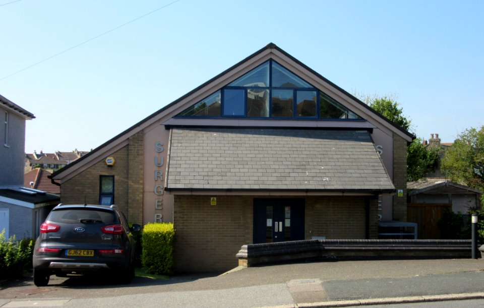Former Church of the Holy Apostles, Fairlight Road, Ore, Hastings (June 2015) (3)