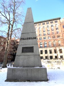 Franklin obelisk, Granary Burying Ground - Boston, MA - DSC04665