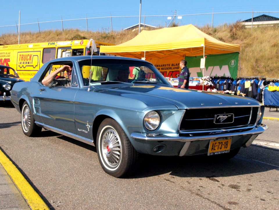 Ford Mustang dutch licence registration AE-73-18 pic2
