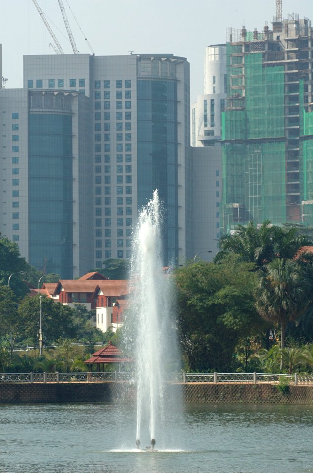 Fountain-Lake-Gardens-Kuala-Lumpur-20070216-005