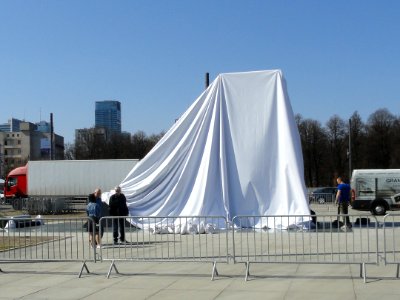 09-04-2018 Warszawa pomnik ofiar katastrofy smoleńskiej photo