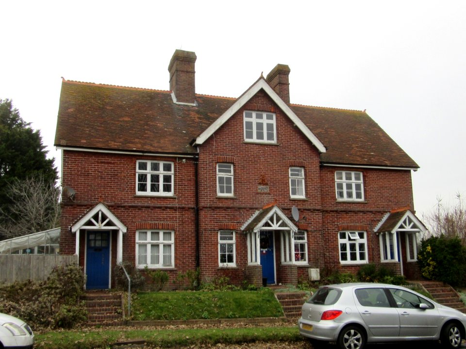 120–124 Vale Avenue, Patcham (December 2016)