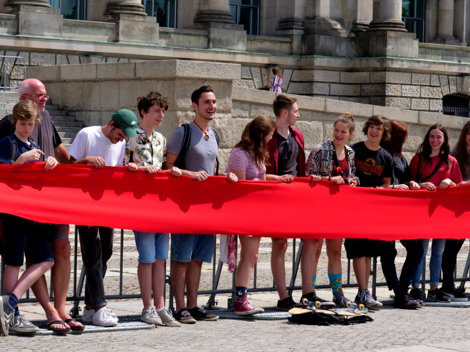 FridaysForFuture protest Berlin human chain 28-06-2019 29