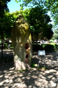 Frankfurt-Niederrad, Summstein