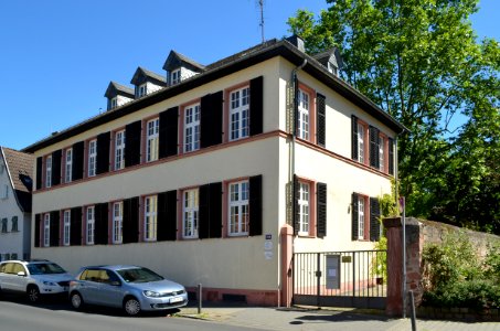 Frankfurt-Niederrad, Kelsterbacher Straße 39