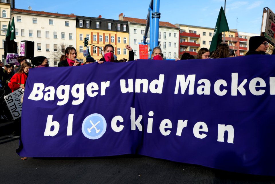 Frauenkampftag demonstration Berlin 2020 75