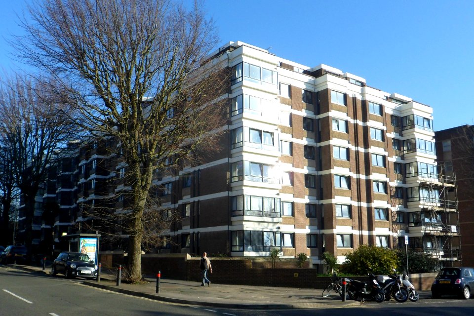 Eaton Manor, Eaton Gardens, Hove (March 2014) (1)