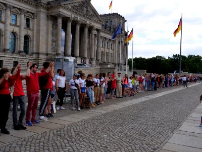 FridaysForFuture protest Berlin human chain 28-06-2019 14