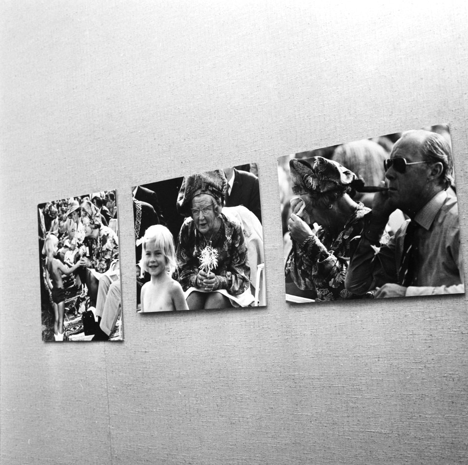 Een deel van de tentoongestelde foto's, Bestanddeelnr 926-8392