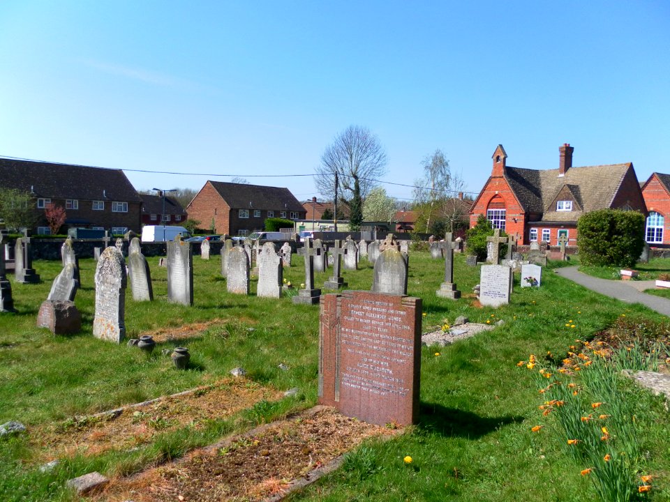 East Hoathly Church, Churchmarks Lane, East Hoathly (April 2011) (Churchyard)