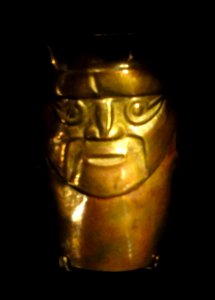 Drinking Cup with Man's Head, 1000 AD, Sican (Early Chimu) - Houston Museum of Natural Science - DSC02137