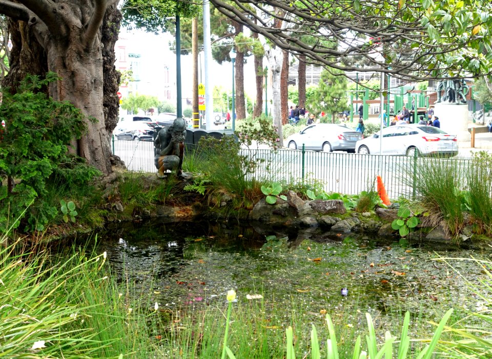 Drinking Man by M. Earl Cummings - Marini Plaza, San Francisco, CA - DSC04899