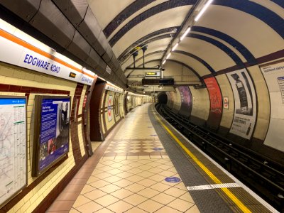 Edgware Road (Bakerloo line) southbound platform photo