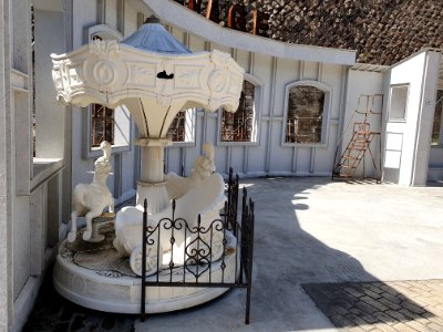Ease Studio's "South Side Park", a decor for photoshoots 3
