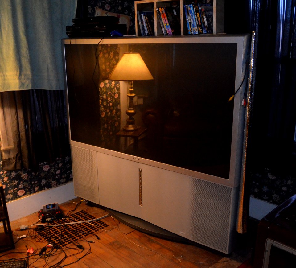Early HDTV setup, mid 2000s tech