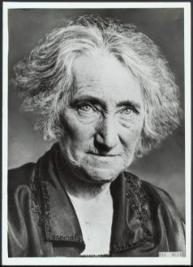 Een foto van actrice Esther de Boer-van Rijk ter gelegenheid van jaar rol in het, Bestanddeelnr 119-0514