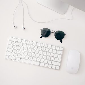 Earphones computer business