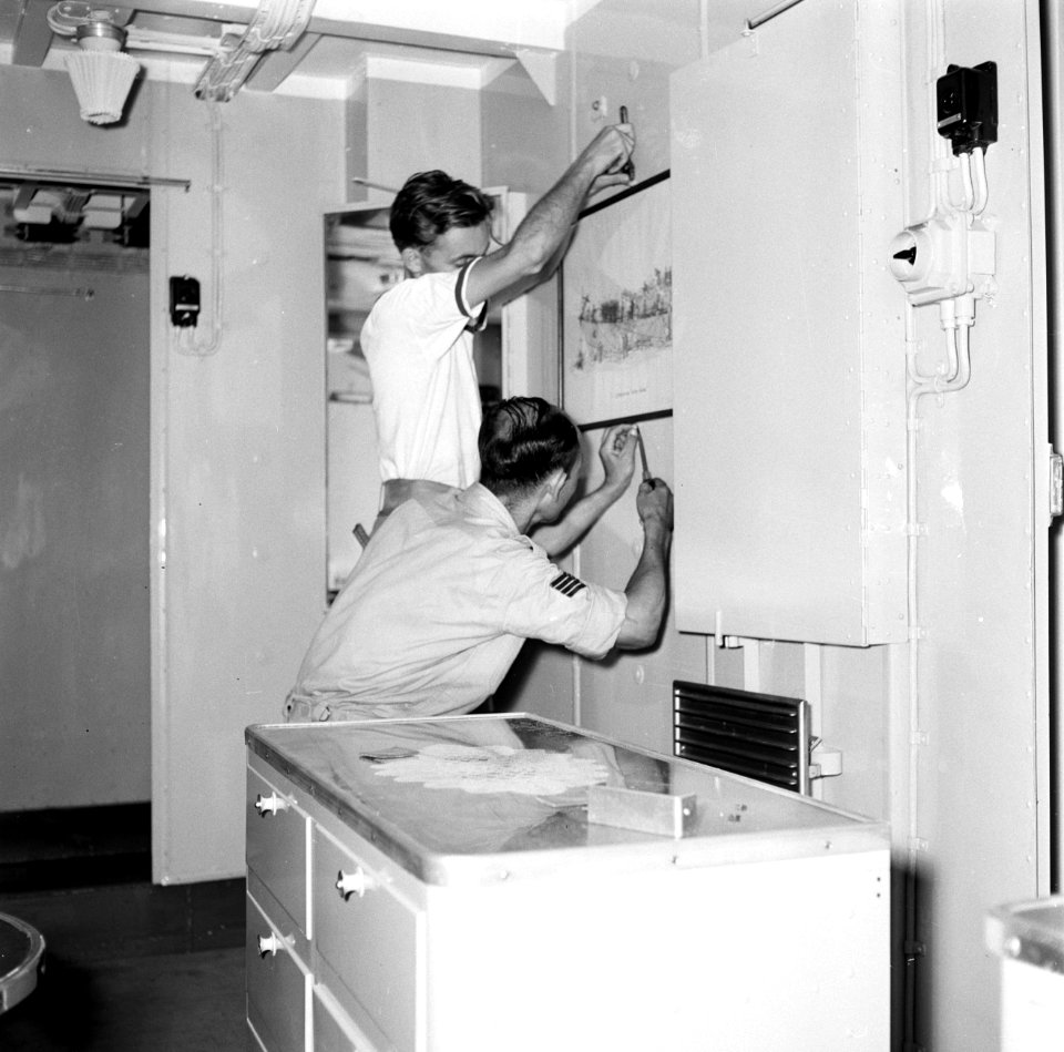 Een hut op H.M. kruiser De Ruyter, Bestanddeelnr 252-3115