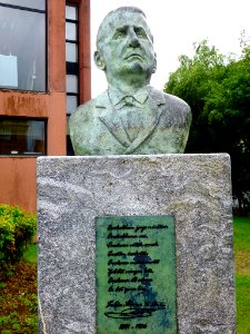 Durango - Monumento al poeta Felipe Arrese Beitia