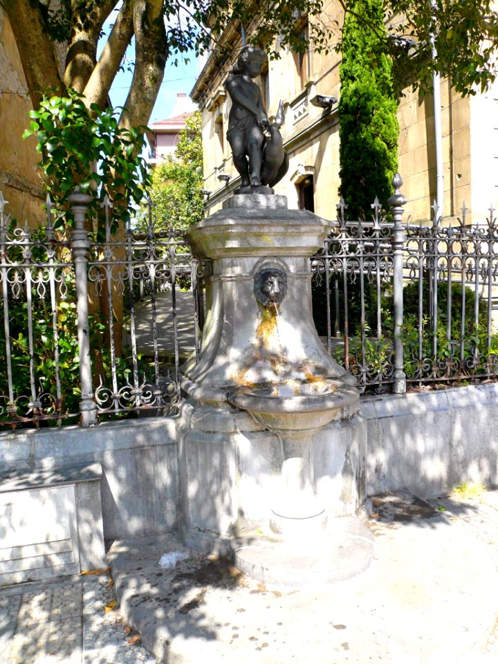 Durango - Fuente en la calle Kurutziaga 1