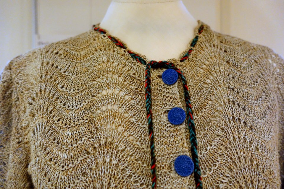 Dress, 1945 AD, linen - Braunschweigisches Landesmuseum - DSC04926