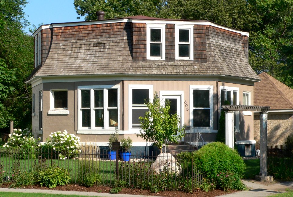 Drake octagon house from SSE 1