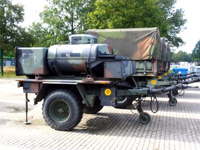 Dutch army trailer bowser pic1