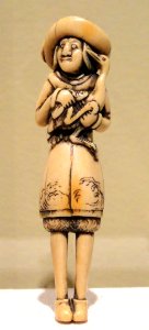 Dutchman holding a bird, ivory, Japan, 18th century - Mount Holyoke College Art Museum - DSC04578