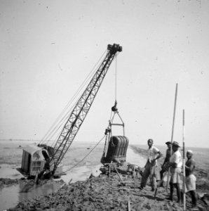 Draglines, arbeiders, Bestanddeelnr 250-8446