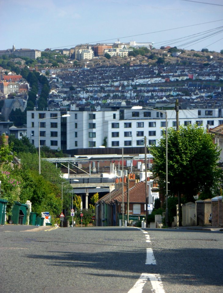 Eastward view towards Elm Grove and Hanover along Old Shoreham Road, Prestonville, Brighton (August 2013) (1)