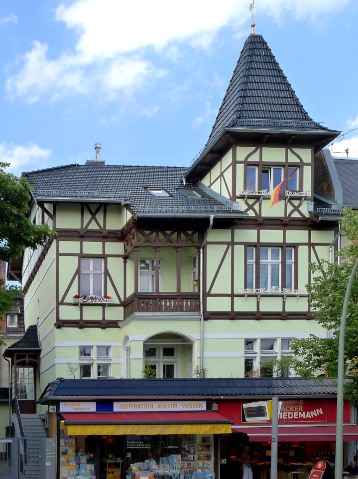 Drakestraße 45(Berlin-Lichterfelde)
