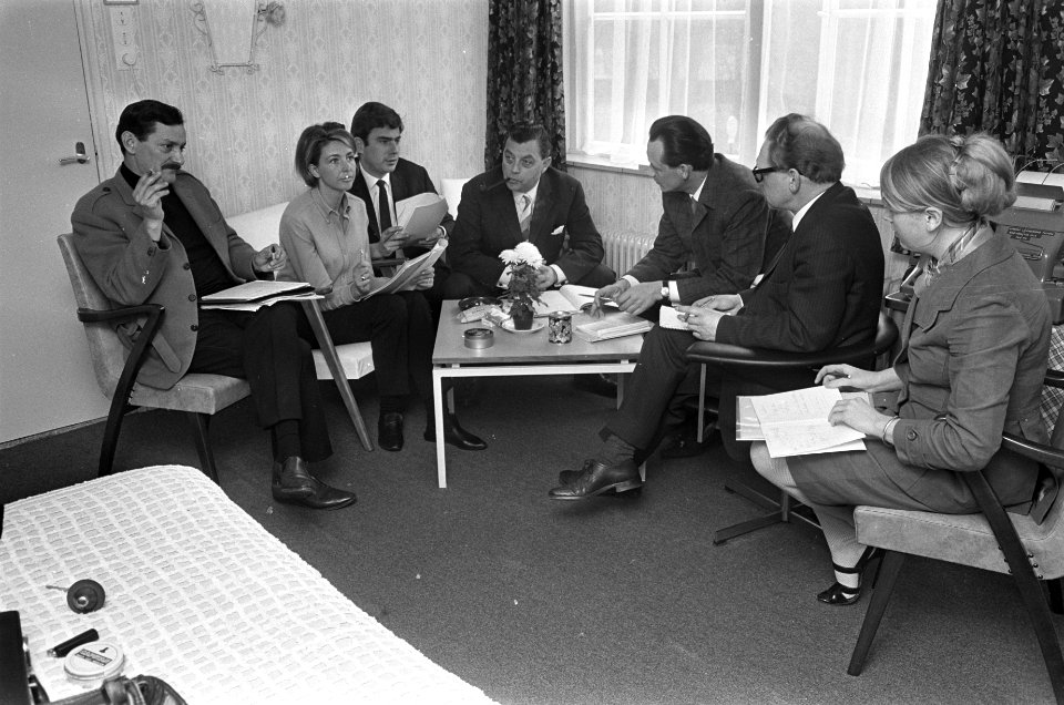 Drakenstein, stafvergadering NTS in Hotel de Kastanjehof Lage Vuursche, Bestanddeelnr 920-2218