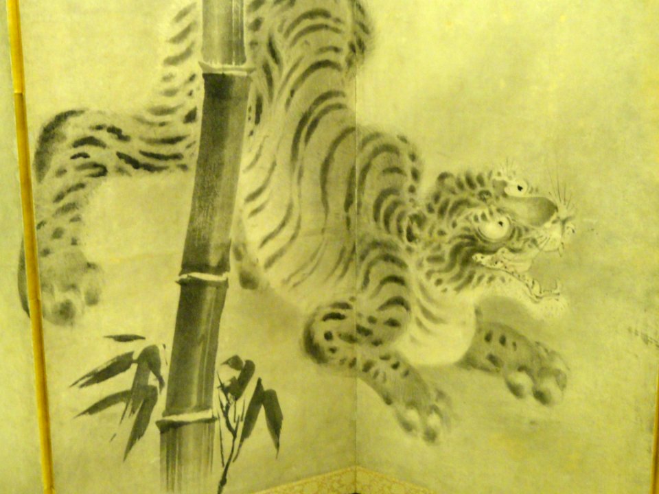 Dragon and Wave, Tiger among Bamboo, detail, by Kanō Tan'yū, Japanese Edo period - Nelson-Atkins Museum of Art - DSC09112