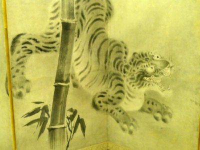 Dragon and Wave, Tiger among Bamboo, detail, by Kanō Tan'yū, Japanese Edo period - Nelson-Atkins Museum of Art - DSC09112
