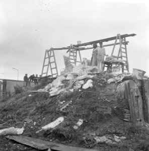 Drama om beeld in Zaandam van beeldhouwer Slavomir Militic Militic legt de laat, Bestanddeelnr 915-2708