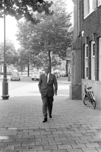 Dr Robert G Simons , huidarts heeft iets te maken gehad met de Planta affaire, Bestanddeelnr 914-2486