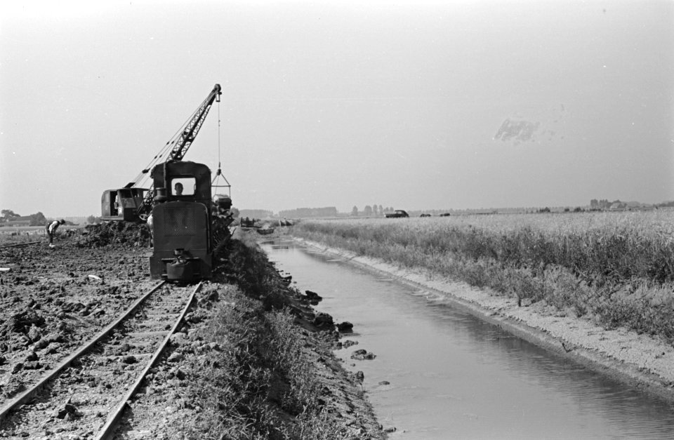 Draglines, arbeiders, kipkarren, werkzaamheden, Duivense Broek, Bestanddeelnr 170-0007