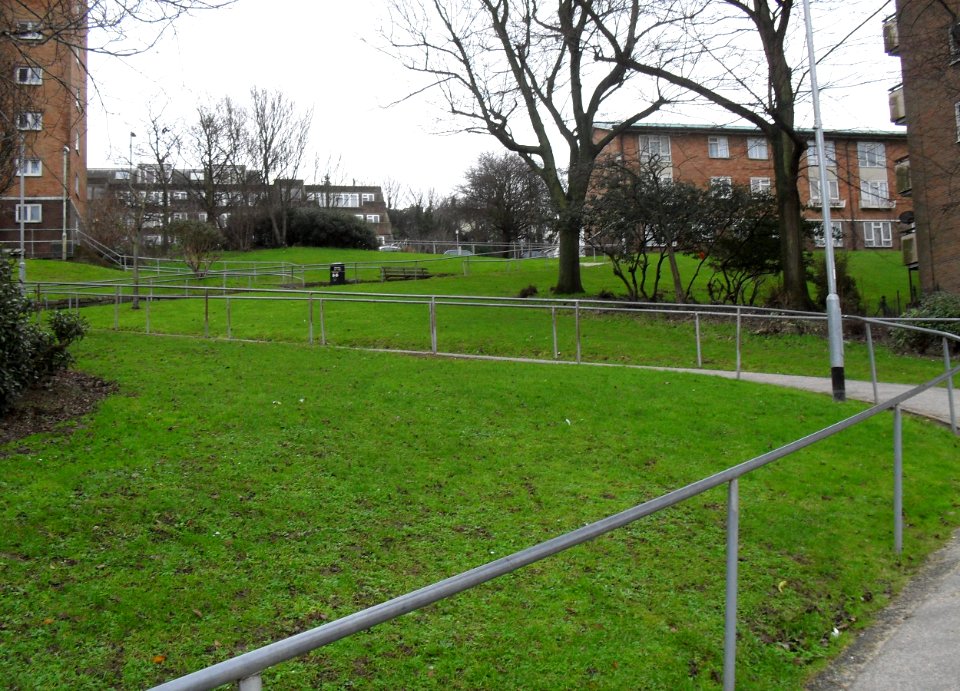 Eastward view along Zig-Zag Path at Richmond Parade, Brighton (January 2011)