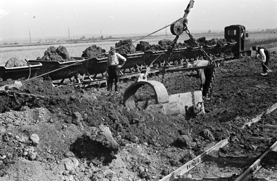 Draglines, arbeiders, kipkarren, werkzaamheden, Duivense Broek, Bestanddeelnr 170-0004