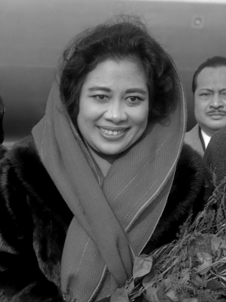 Fatmawati Soekarno (1966)