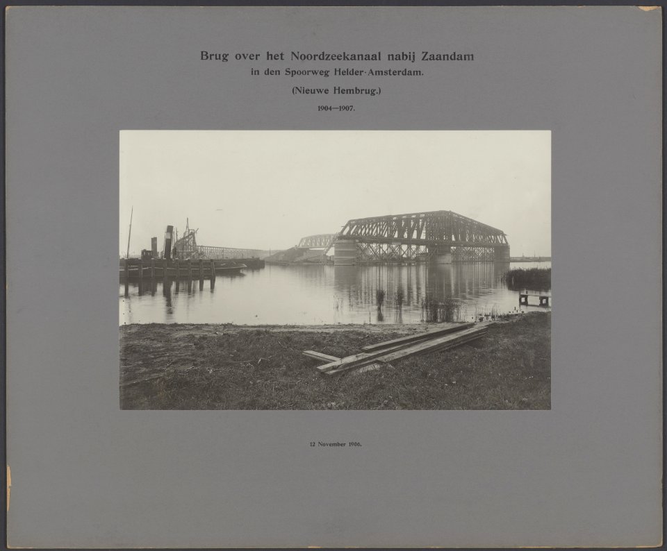 Draaibrug in aanbouw over het Noordzeekanaal bij Zaandam in de spoorweg Den Held, Bestanddeelnr 571