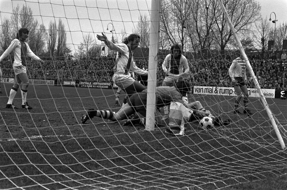 FC Groningen tegen Ajax 0-2, Neeskens, Haan en doelman Notstrom, Bestanddeelnr 926-2732