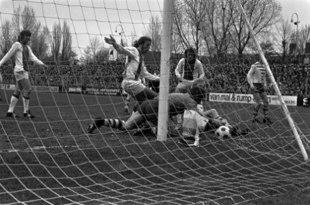 FC Groningen tegen Ajax 0-2, Neeskens, Haan en doelman Notstrom, Bestanddeelnr 926-2732