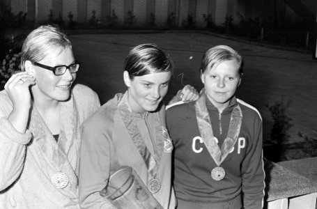Europese Zwemkampioenschappen, 400 meter vrije slag op podium Ada Kok , Claude M, Bestanddeelnr 919-4851