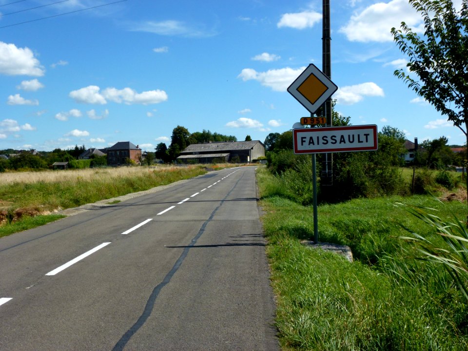 Faissault (Ardennes) city limit sign