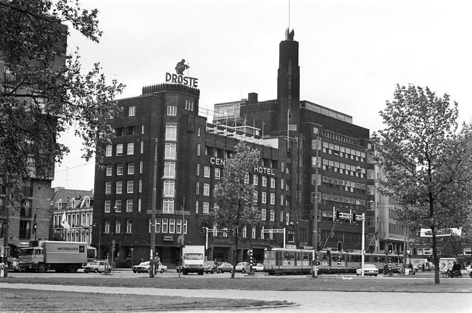 Exterieur AMVJ gebouw op Leidse Bosje Amsterdam, opdracht Volkskrant, Bestanddeelnr 929-2078