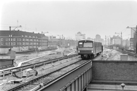 Excursie door metrobuis metro boven de grond, Bestanddeelnr 929-0103