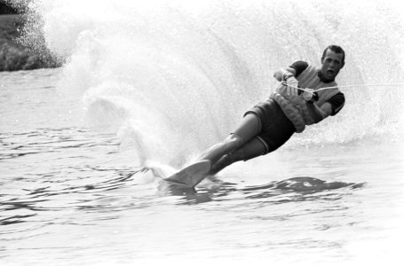 Europese Kampioenschappen Waterski op de Bosbaan. De Fransman Jean Michel Jamin , Bestanddeelnr 920-5775