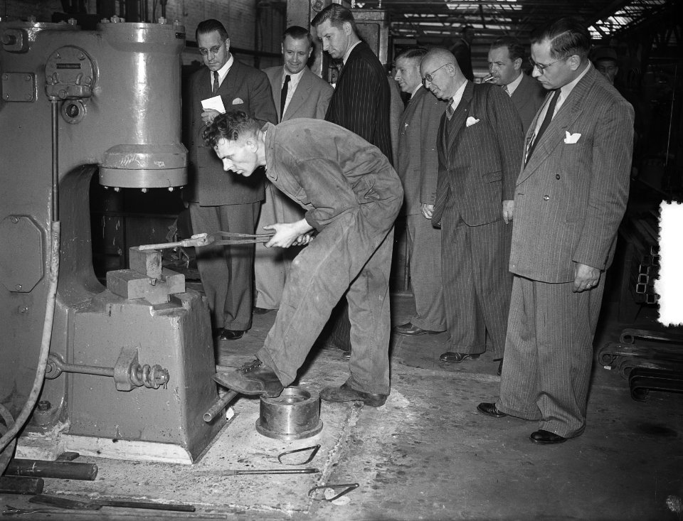 Excursie Kamerleden bij Van Doorne (Eindhoven), Bestanddeelnr 904-7581