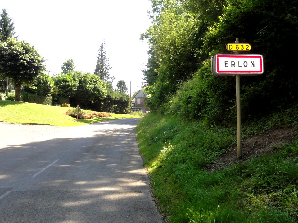 Erlon (Aisne) city limit sign